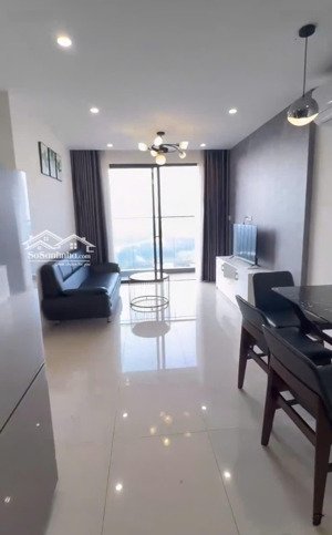 bán căn hộ 2pn 2wc full nt 59m2 tầng cao view sông hướng đông nam. giá 3tỷ050. sổ sẵn hỗ trợ vay