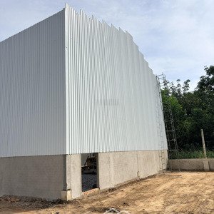cho thuê kho, nhà xưởng mặt tiền tại quốc lộ 13, 65 triệu, 1400m2