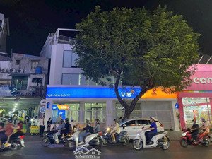 vị trí rất đẹp - 2 mt trần hưng đạo, quận 5 - dt 12 x 25m - 3 tầng - hđt 250tr/th - giá bán 106 tỷ