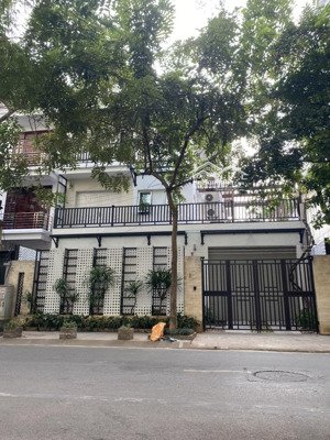 siêu phẩm kinh doanh, vỉa hè rộng, phố trung kính, 100m2x5t, mt 4.5m. giá cực tốt