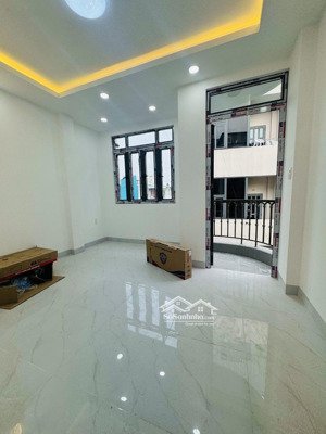 bán nhà 4 tầng xe hơi vào nha phan văn trị bình thạnh , 50m2 , 8.3 tỷ, 4pn