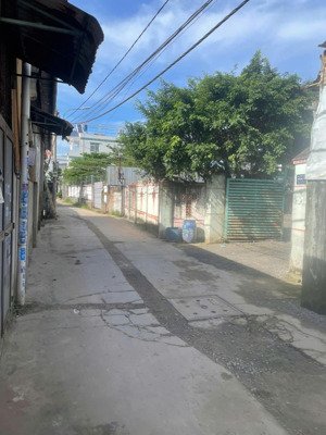 mặt bằng 510m2 thủ đức 2 mặt tiền cho thuê rẻ gấp