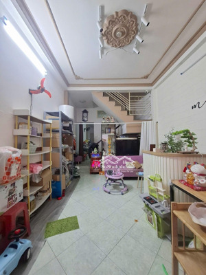 bán gấp trong tháng - bán nhà cô giang 156m² 3 tầng - 20 tỷ