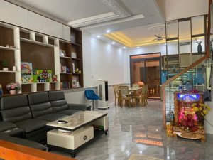 bán nhà kdc đào sư tích , phước kiển, nhà bè. full nội thất