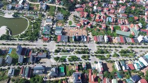 bán lô góc 125m2 trục chính dinh hương, mặt công viên lớn kđt phía nam, xây dựng tự do giá 4,x tỷ