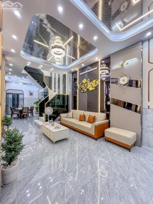 GIÁ TỐT NHẤT THỜI ĐIỂM NÀY – Nhà 1 Trệt 2 Lầu 4x30 – Full Nội Thất – Sân Sau Rộng – Chỉ 2 Tỷ 880