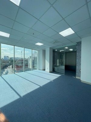 văn phòng trung tâm tân bình 100m2 chỉ 11$ tiện ích đầy đủ có phòng gđ riêng