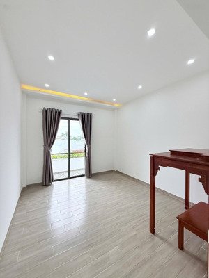 bán nhà 3 tầng kiệt oto đường tô hiệu - nhà đẹp - nở hậu - giá 4950