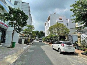 cho thuê nhà mặt tiền ~70m2 3l4pn gần phạm văn đồng, gigamall. lh0901193009