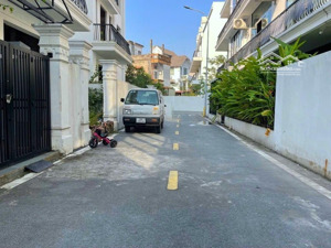 biệt thự thượng thanh 75m2, 4tầng, mt 6.7m, chào 12.5 tỷ, ô tô thông tránh