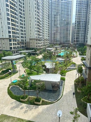 căn 2pn tòa c 4tỷ9, tầng trung view nội khu dự án lumiere boulevard
