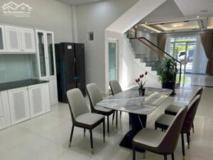 CẦN BÁN NHÀ 3 TẦNG HUỲNH NGỌC ĐỦ, NHÀ MỚI XÂY RẤT ĐẸP