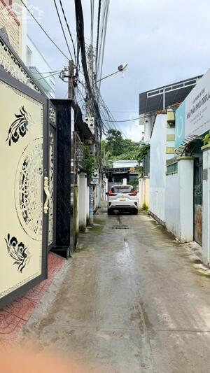 BÁN NHÀ VỊ TRÍ BÊN HÔNG SIÊU THỊ GO VĨNH ĐIỀM TRUNG, TP NHA TRANG –ĐƯỜNG XE HƠI 7 CHỖ THÔNG