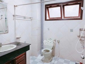 cho thuê ktx ngay nguyễn gia trí, kế đh gtvt, đh hutech. gía 1,5tr/giường