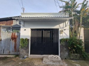 cho thuê nhà mới sửa gần chợ hóc môn 2pn, 1 sân vườn rộng chill như đà lạt 4*33m