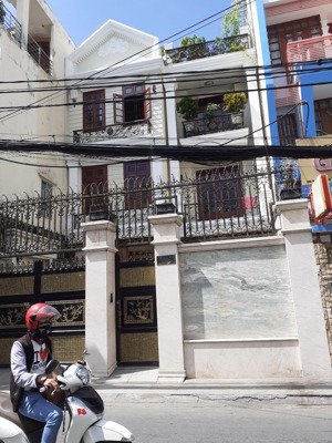 cần bán gấp mặt tiền nguyễn trọng tuyển, p1, tân bình, 9,6x29m, trệt 2 lầu, chỉ 69 tỷ