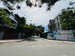 lô góc biệt thự 323m2 đối diện công viên kđt hà quang ii chỉ 62tr/m2. lh 1