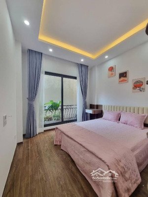 chính chủ bán nhà phố đại từ dt 33m2 * 5 tầng chỉ 7,x tỷ . trung tâm quận hoàng mai,oto đỗ cổng