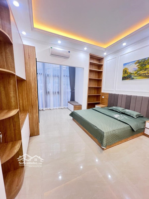 cần bán nhà đẹp phố hào nam, gần ga tàu điện các trường mỹ thuật, âm nhạc, ngõ nông gần phố 35m2x5t