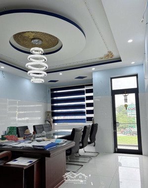 cần bán- nhà đẹp 3 tầng đường 29/3 - hoà xuân - vị trí đẹp kinh doanh - gọi lê minh