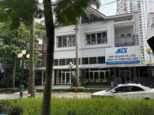 bán biệt thự ngân long đường số 8 10x21m đối diện công viên giá 29.5 tỷ