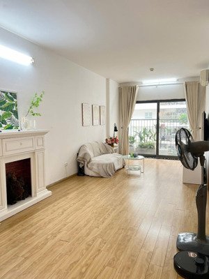 chuyển công tác cần bán cc tại triều khúc, 5,8 tỷ, 63m2, 2pn, 2wc, sẵn sổ, tầng trung