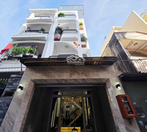 nhà phố đường thông xe hơi đường huỳnh văn nghệ phường 15 tân bình
diện tích : 4 x17 trêt 3 lầu