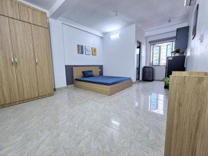 bán nhà triều khúc 46m2 - 5 tầng - 8 phòng - thu 25tr/th - giá 8.1 tỷ - hằng mini