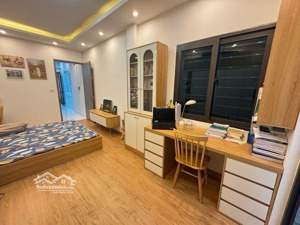 chính chủ bán nhà tôn thất tùng - đống đa vị trí đắc địa 10 mét ra oto sát đại học y