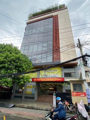 tòa nhà góc 2mt phạm văn đồng, 18x10m, hầm + 5 tầng thuê: 250 triệu / tháng