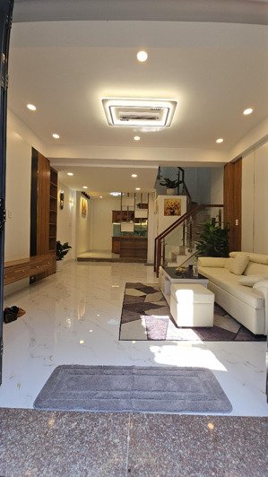 nhà đẹp mê 3 lầu hẻm 4m âu dương lân thông thoáng