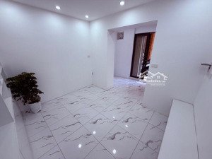 tập thể tầng 1 vị trí vàng kinh doanh ô tô đỗ cửa