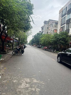 đất đẹp! 15 tỷ hơn- bắc từ liêm, phú diễn, 50m2 - ô tô tránh- nhà mặt đường lớn- kinh doanh