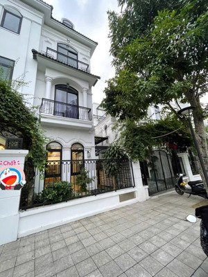 quỹ căn liền kề venice 96m2 đã hoàn thiện giá tốt 15,x tỷ. lh ms vân anh