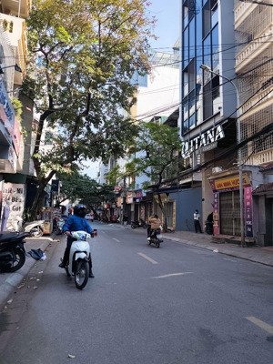 bán gấp nhà mặt phố: 85m2 x 8 tầng - 40 tỷ. nhà mới, thang máy, dòng tiền cực tốt