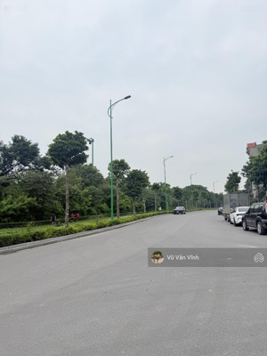 bán đất khu a38 tư đình, ô tô tránh, vỉa hè, 260m2 mặt tiền 7.7m, giá hơn 40 tỷ.