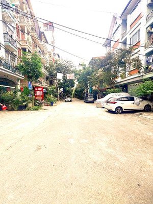 hiếm- tổ hợp vp+ chdv+ penhouse doãn kế thiện- 65mx 9t- ngõ thông- vỉa hè- 2 mặt ngõ- pccc chuẩn