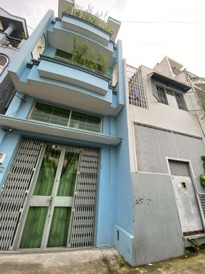 nhà sát mặt tiền hoàng hoa thám p5 dt 4x14m-3 tầng gía 9,9 ty ra ngay phan đăng lưu