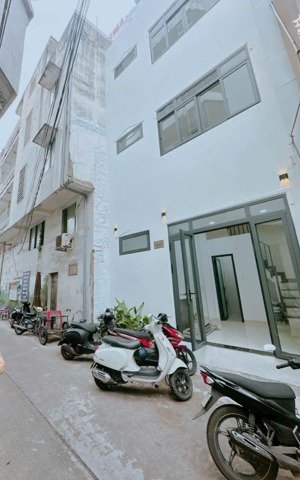 nhà hxh quận 10 cách mặt tiền 1 căn giá chỉ 3.8 tỷ tl lý thái tổ, q10 vị trí trung tâm, t