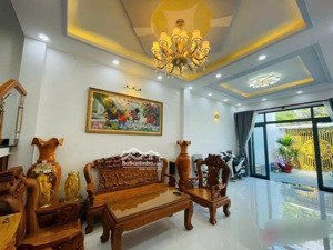 nhà mặt tiền đường tại linh tây, đường nhựa 7,3m, vỉa hè 2 bên mỗi bên 2,5m, sẵn sổ