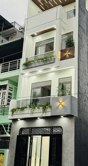 bán gấp đ.lê hồng phong-q.10,giá bán 3tỷ6/72,42m2.gần trường gdnn-gdtx q.10, giá thuê 18tr/tháng