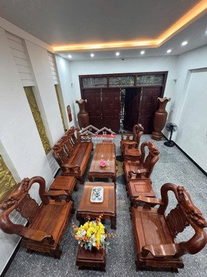 bán nhà siêu phẩm 4 tầng mặt tiền phường nguyễn văn cừ gần biển quy nhơn, dt rộng 85m ngang5m