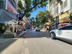 hơn 300 triệu/m - đất mặt phố tây hồ - mặt tiền quyền lực - hai mặt thoáng - tương lai sáng rực