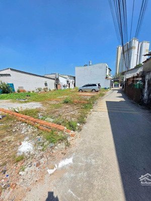 2 tỷ bán đất lô góc 2mt ngay aeon mall bình dương chỉ 800m, mt đường hưng định 19, tp thuận an