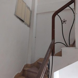 chỗ thuê nhà chính chủ trong ngõ phố khương trung, gần trường, gần chợ