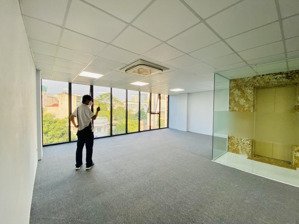 cho thuê văn phòng tại lê văn lương- thanh xuân 110m2 giá 22tr đầy đủ pccc nhà mới tinh