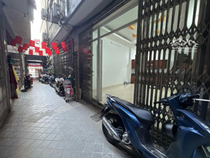 siêu hiếm, ngõ 34 hoàng cầu 40m x 5 tầng- mt:4,7m- giá 11,9 tỷ, cách phố 20m, ở luôn