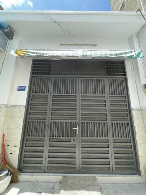 chính chủ bán nhà hẻm 3 gác đường phan văn trị, p2, quận 5, nhỉnh 7 tỷ, có hợp đồng thuê 15tr/tháng