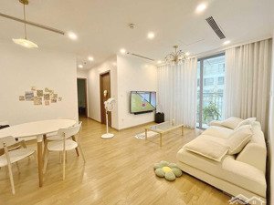 cần bán rất gấp căn hộ 3pn golden park tower 115m2 ban công đb view công viên cầu giấy giá rất rẻ