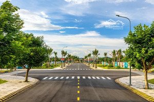 bán nhanh vị trí đẹp giá 1tỉ2/90m2 lương hoà,bến lức,hạ tầng hoàn thiện, gần trục chính,sổ sẵn